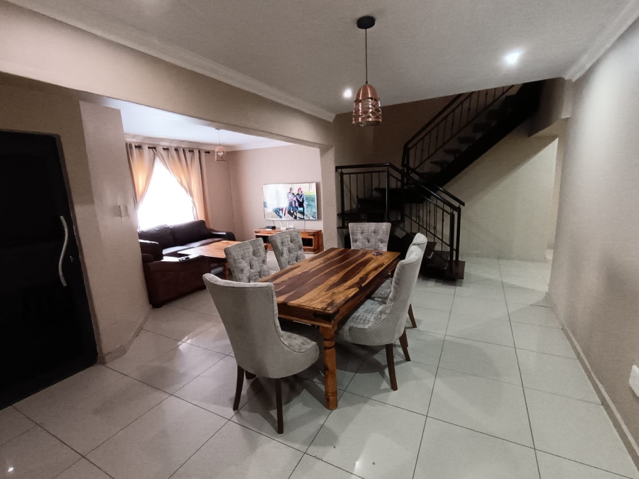 4 Bedroom Property for Sale in Geelhoutpark North West